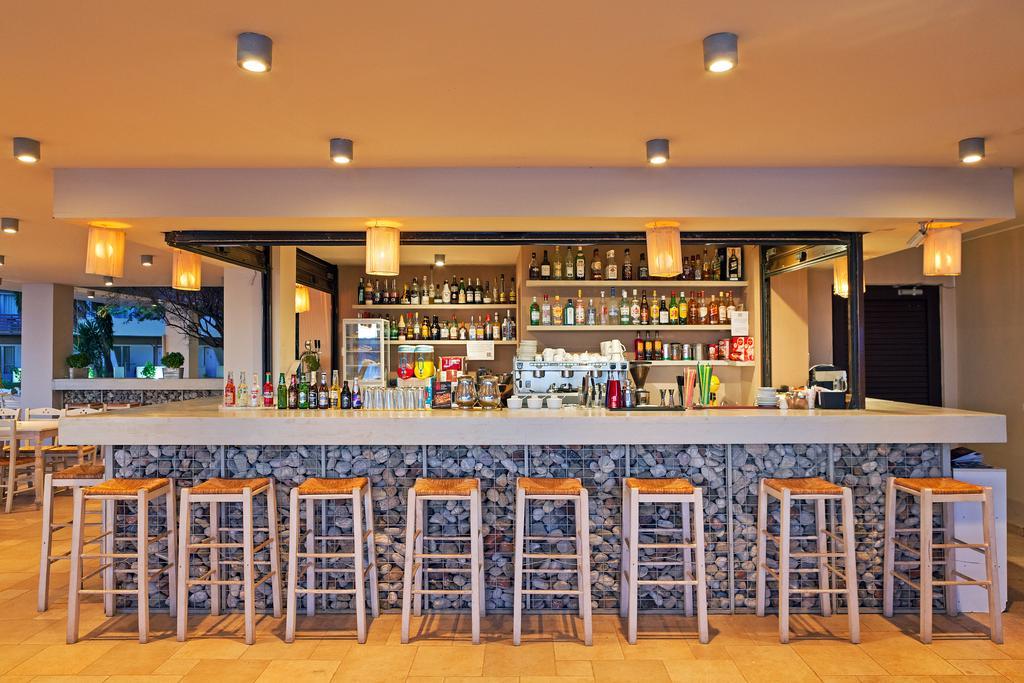 Long Beach Hotel & Resort Longos  Buitenkant foto