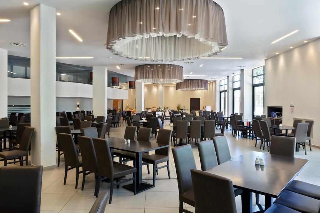 Long Beach Hotel & Resort Longos  Buitenkant foto